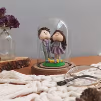 مجسمه خمیری کله فندقی داخل شیشه ویال