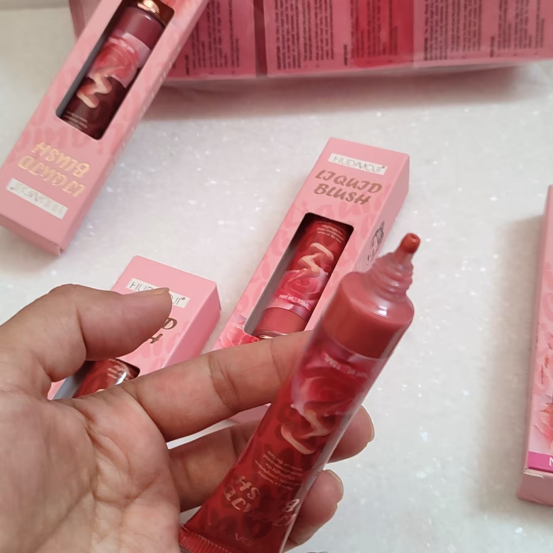 رژگونه مایع هدی موجی