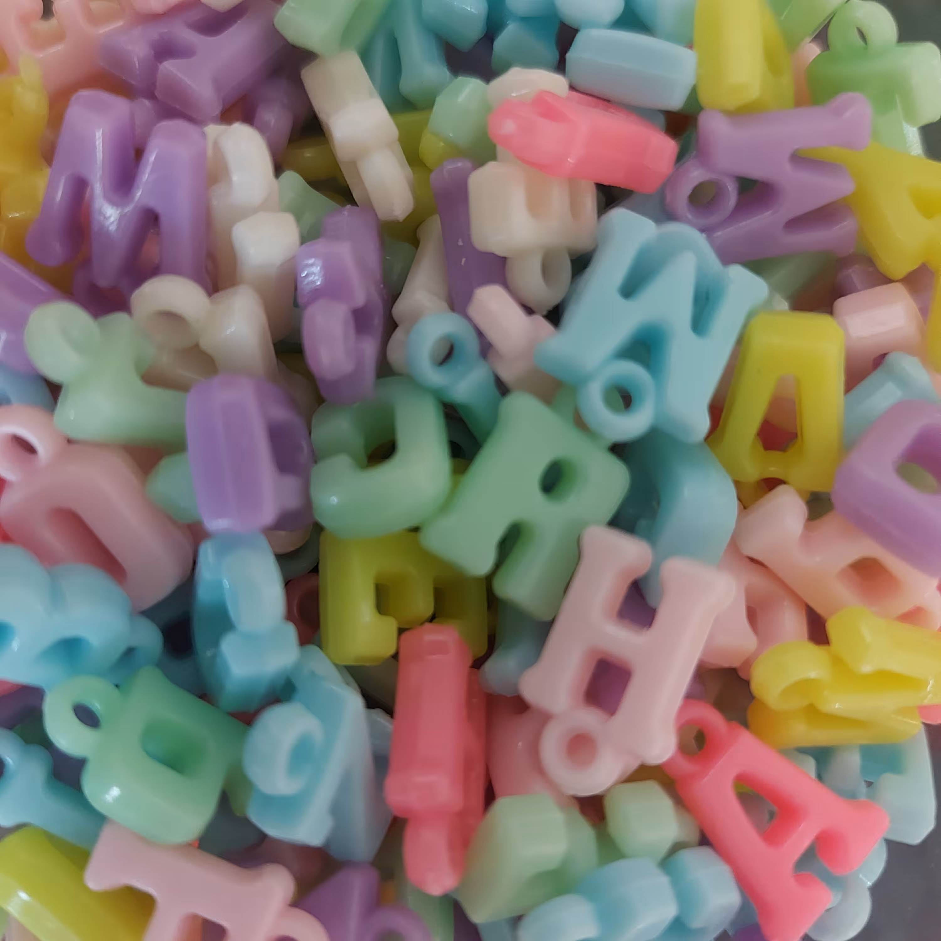 حروف رنگی پلاستیکی آویزی 30 عددی