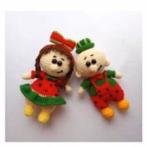 عروسک دستبافت  زن و شوهر روستایی، با لباس طرح یلدایی  