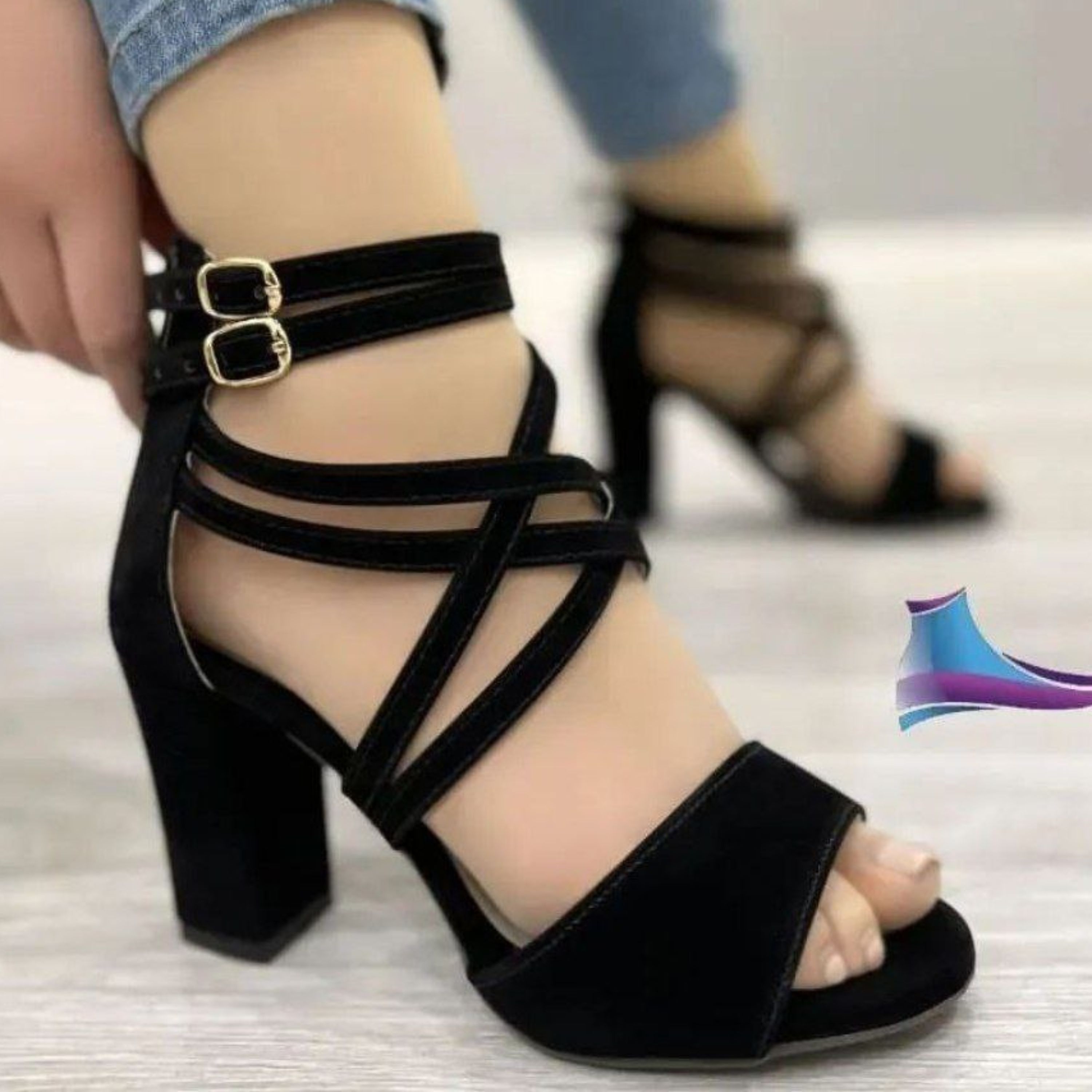 صندل شیک و مجلسی (سوییت)