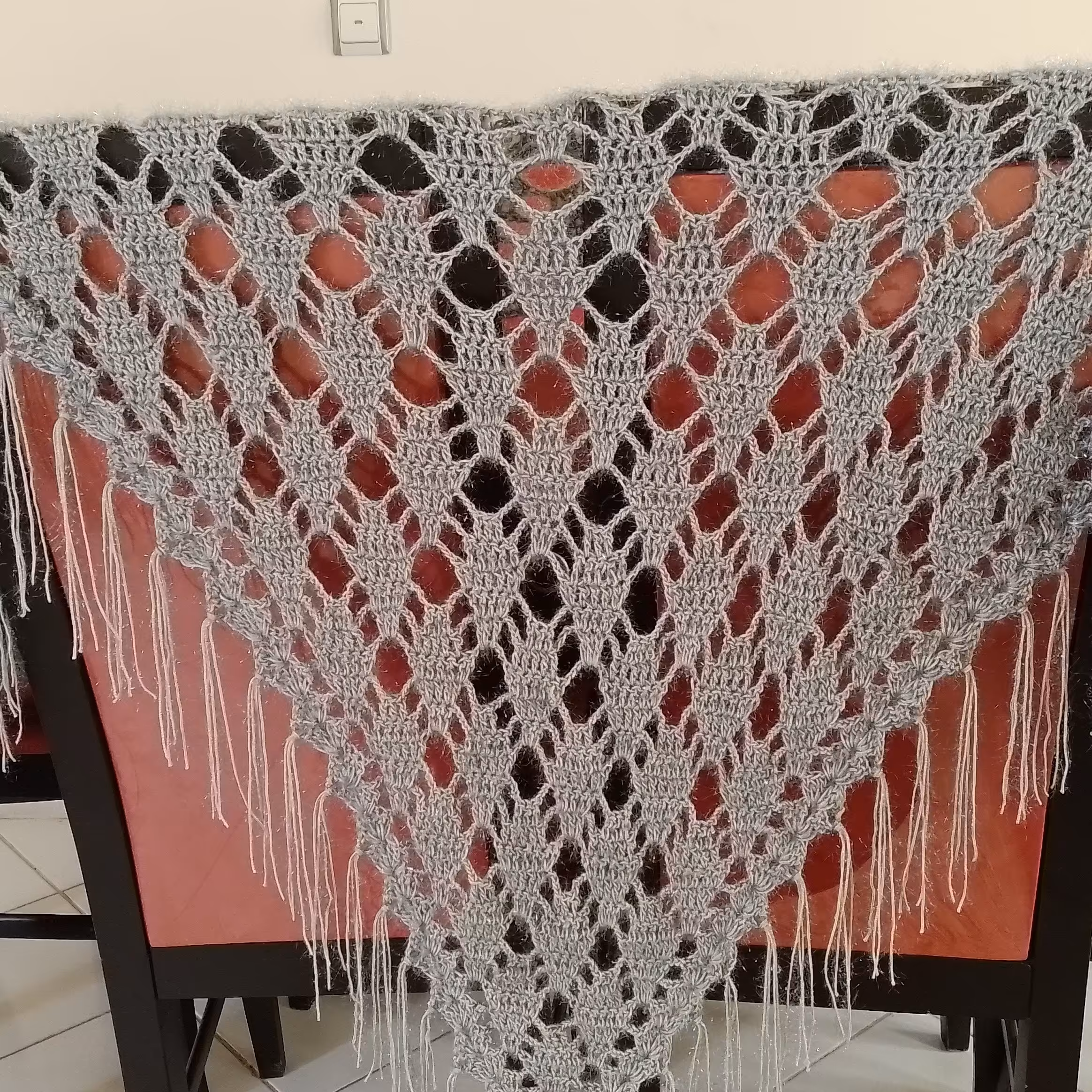 اشارپ بافتنی کار با قلاب رنگ  طوسی روشن    یک در یک و سی   