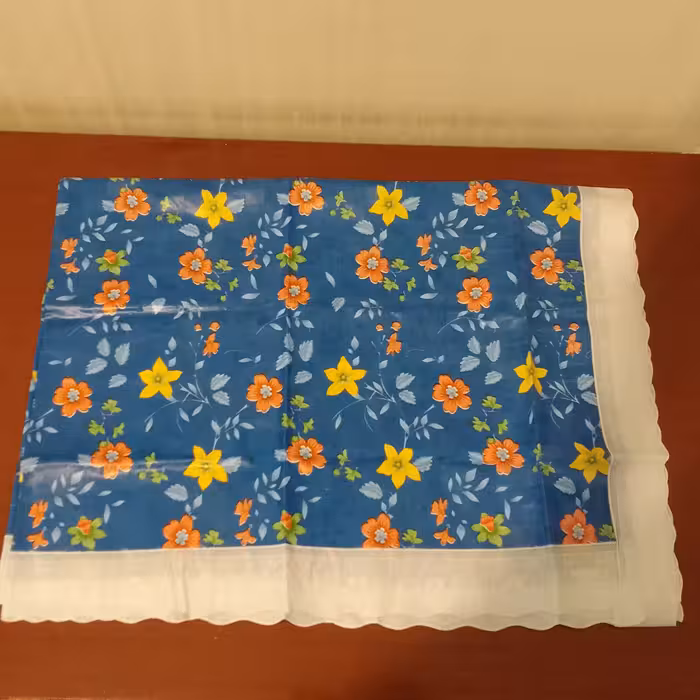 سفره 4 نفره آبی گلدار گل گلی پلاستیکی آبی کاربنی