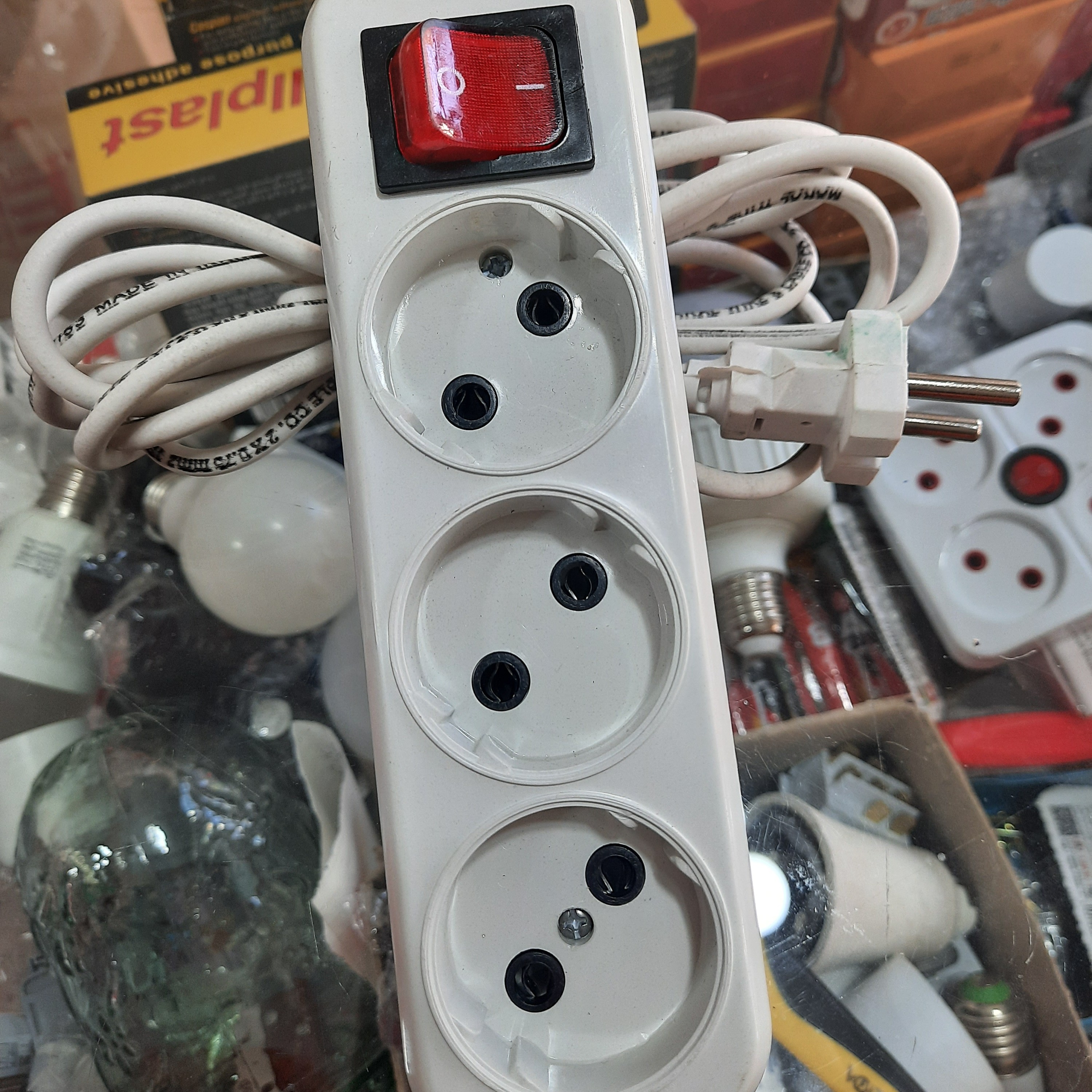 سه خانه با کابل 2.8 متری