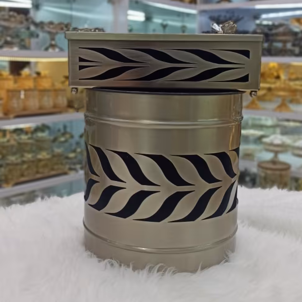 سطل و دستمال طرح دار نیکل داخل مخملی پروانه ای 