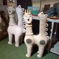 مجسمه تخیلی کنارسالنی