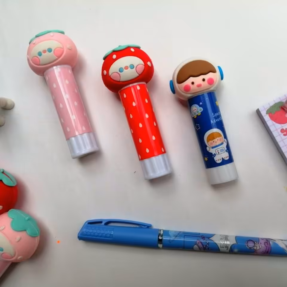 چسب ماتیکی توت فرنگی سر سیلیکونی فانتزی کیفیت عالی 