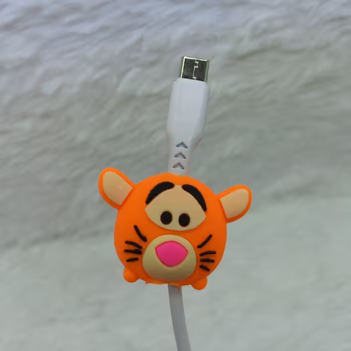 محافظ کابل شارژ عروسکی طرح پلنگ