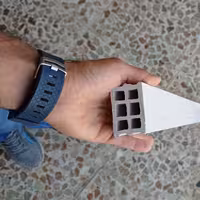 پروفیل پی وی سی  جایگزین آهن ضد آب و ضد رسوب مقاوم در مقابل رطوبت.پسکرایه میشه بوسیله وانت و خاور ارسال خواهد شد