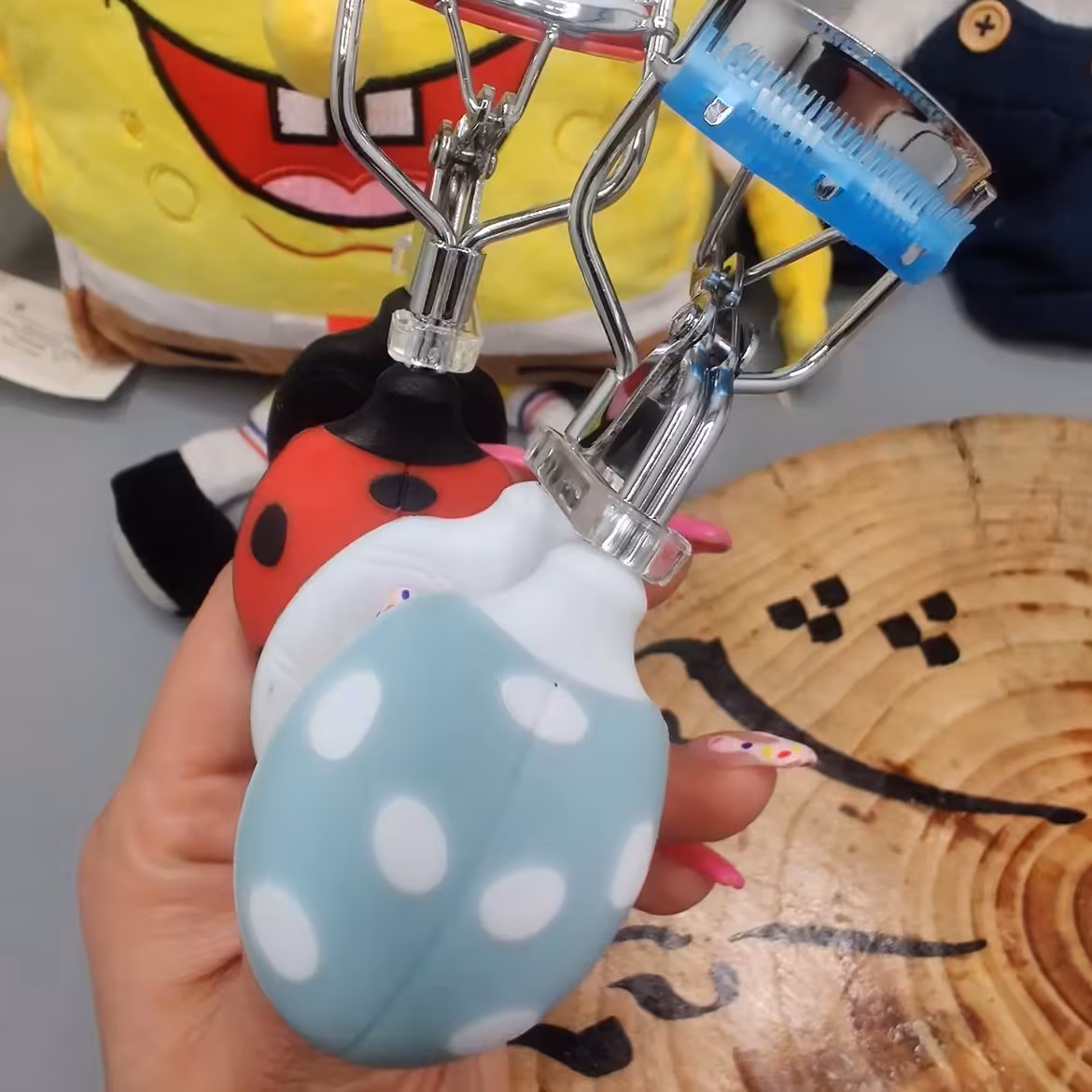 فرمژه فانتزی کفشدوزکی آبی