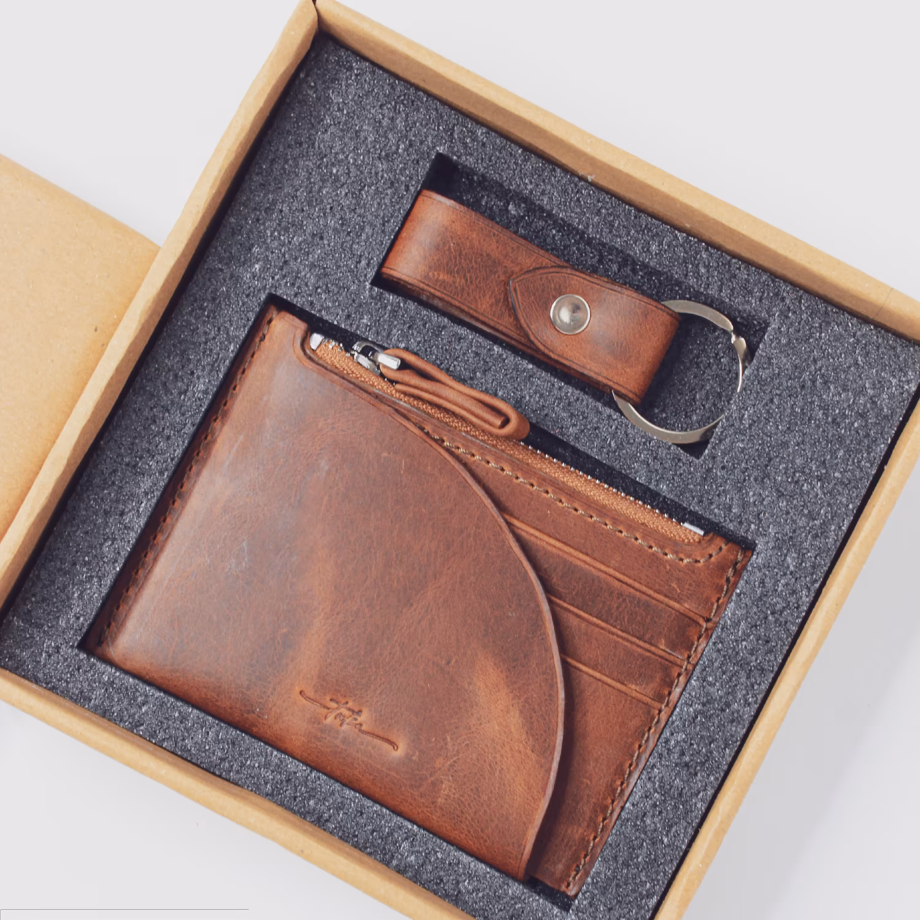 ست دو تکه چرمی.جاکارتی و جاسوئیچی چرمی.از جنس چرم طبیعی گاو