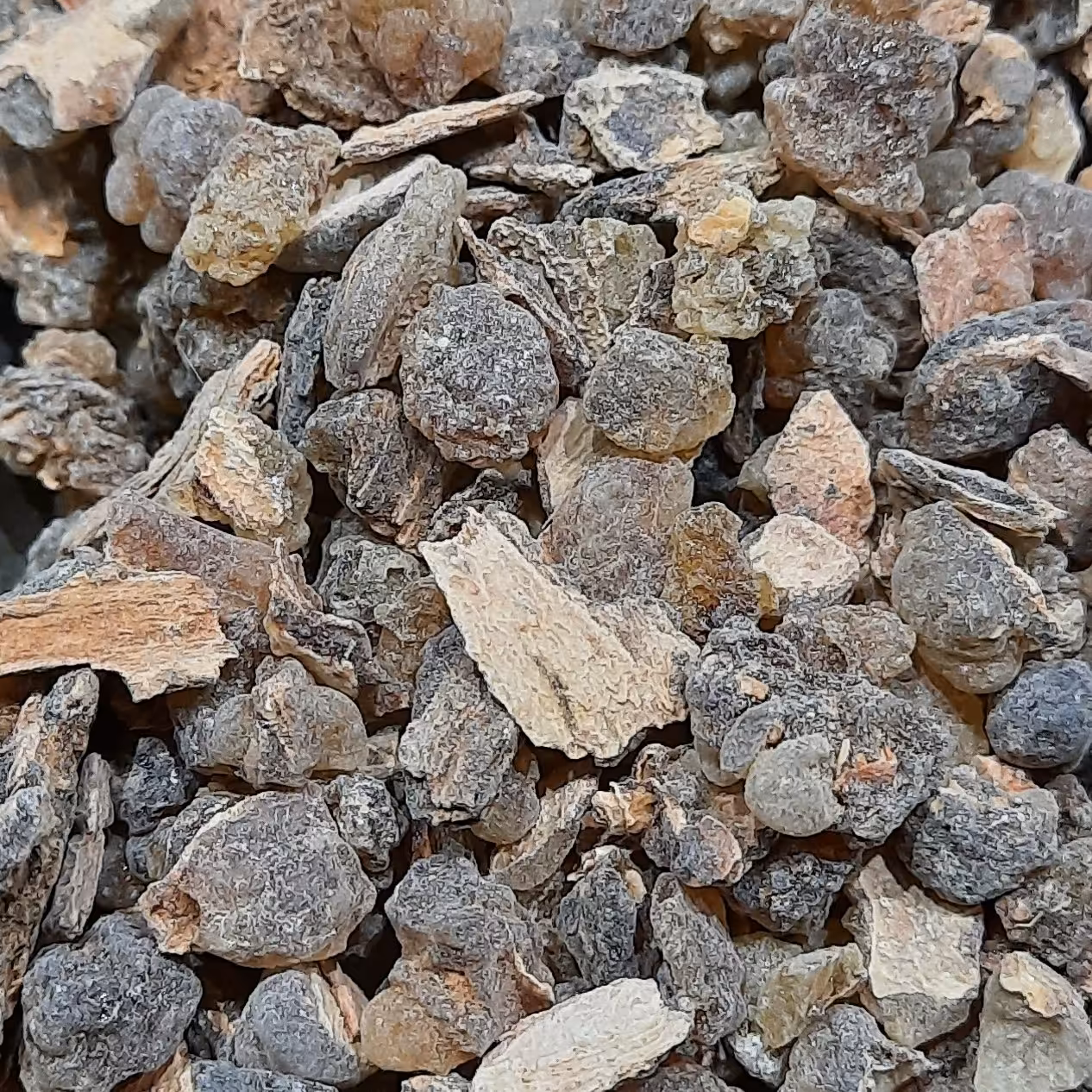 کندر مخصوص آتشی (همونی که با اسفند هستش)