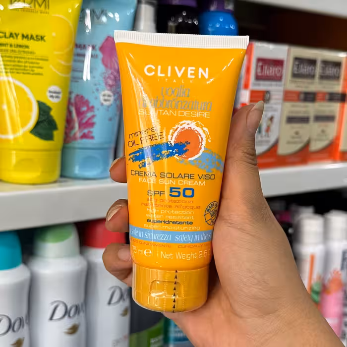 ضد آفتاب ایتالیایی کلیون spf50 بدون چربیبی رنگ دارای خاصیت مرطوب کنندگی و ضد آب