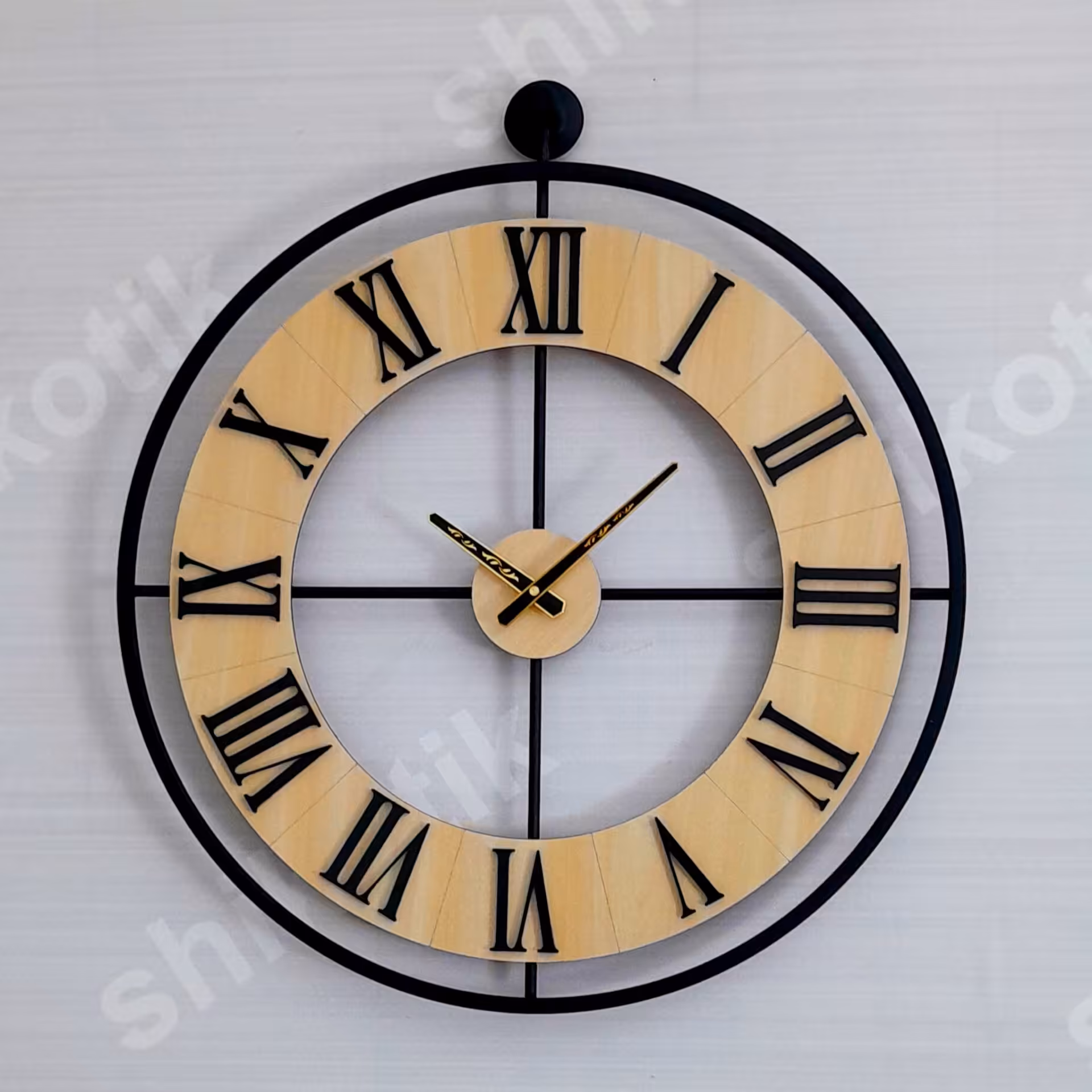 ساعت دیواری تمام فلزی  و  چوبی