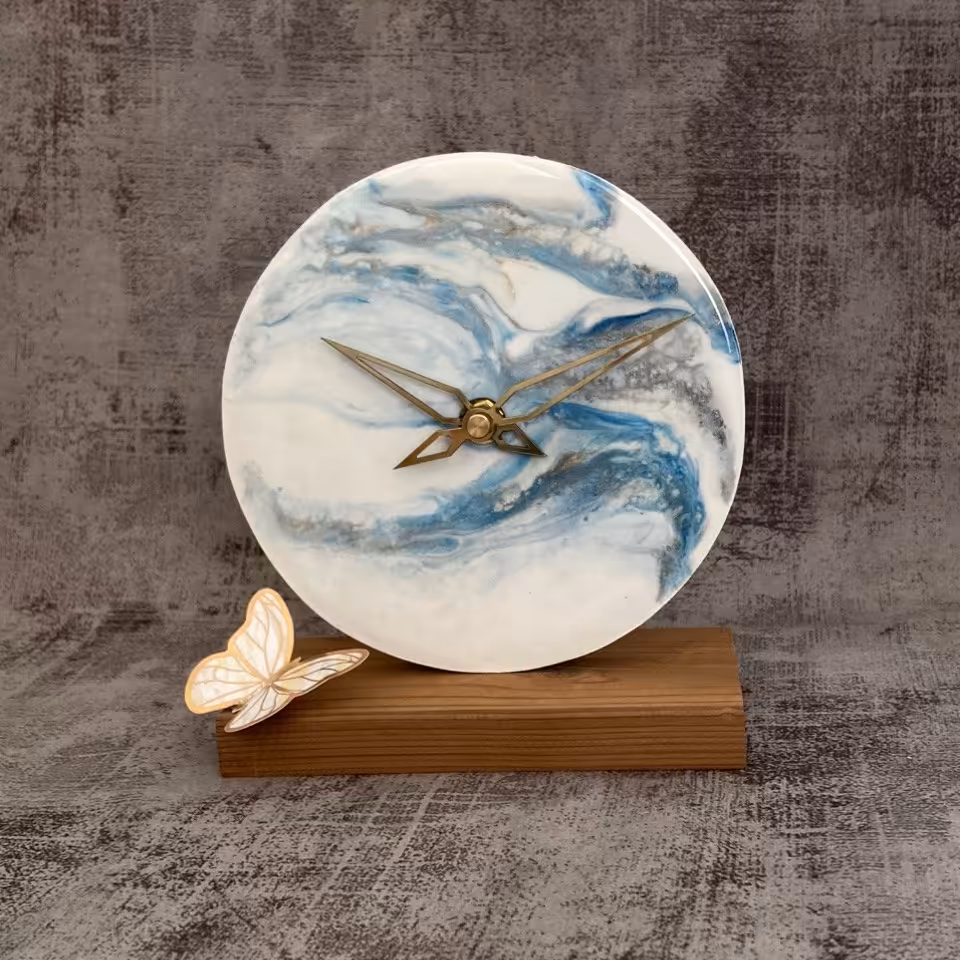 ساعت رومیزی رزینی طرح آبرنگی 