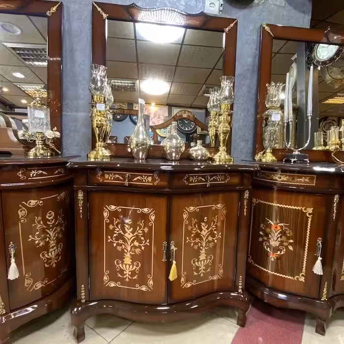 اینه کنسول دودرب دوکشو معرق
طول100
ارتفاع90
عمق45