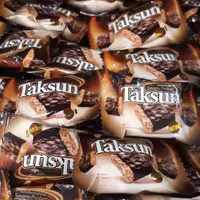 شکلات کنجدی کاکائویی تکسان تازه و خوشمزه 500 گرمی آجیل و خشکبار مهران 