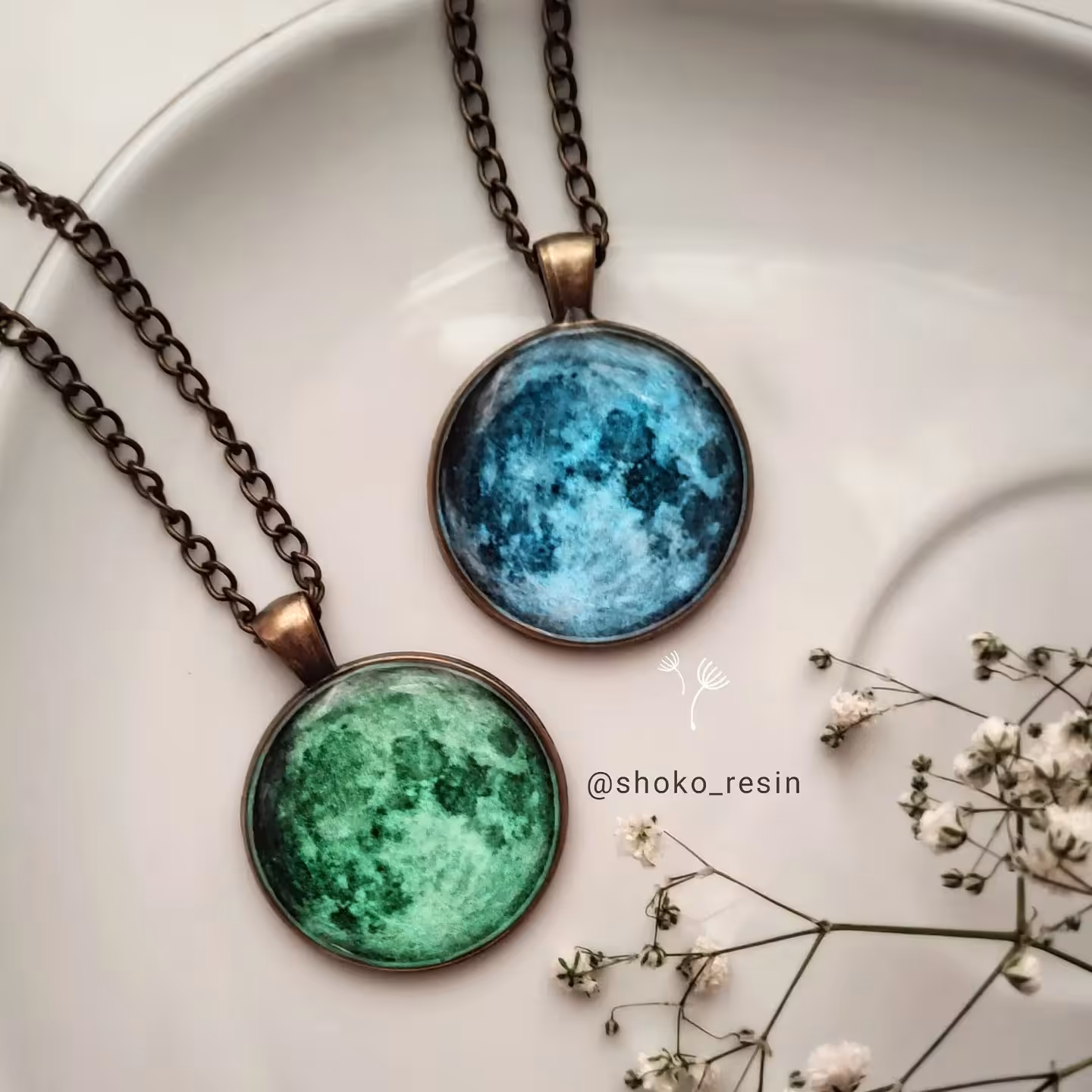 گردنبند ماه شبتاب سبز و آبی