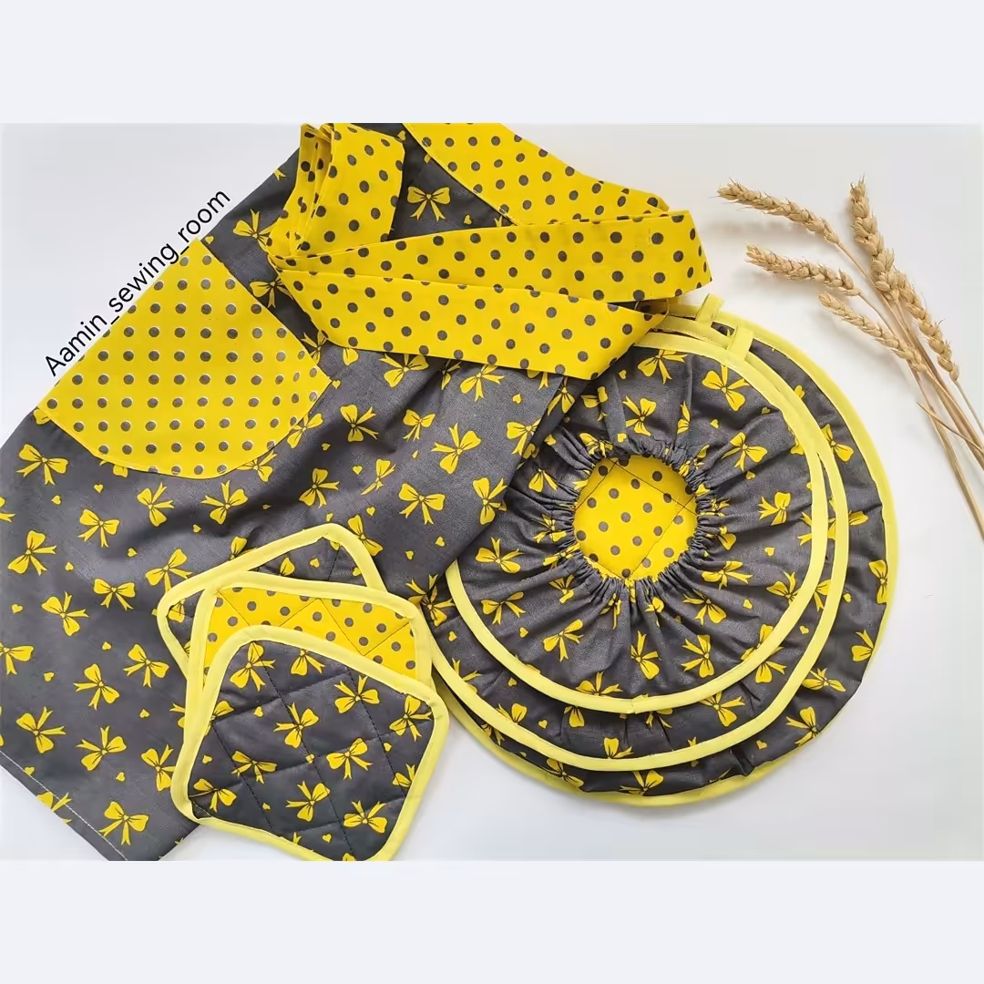 سرویس آشپزخانه مدل پاپیون(7 تکه شامل ست دمی و دستگیره و پیشبند)