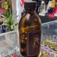 عطر لیبره (ایو سن لورن)زنانه خیلی شیک و لوکس با ماندگاری و پخش بوی بینظیر