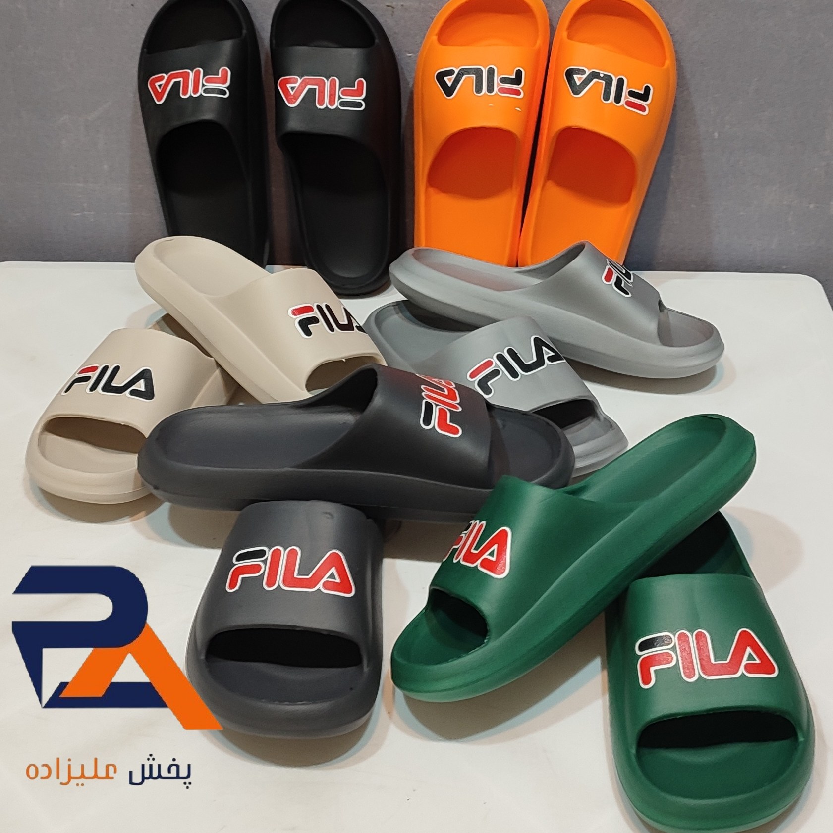 دمپایی حمام و دمپایی آشپزخانه استخر دمپایی فیلا دارای رنگبندی مختلف