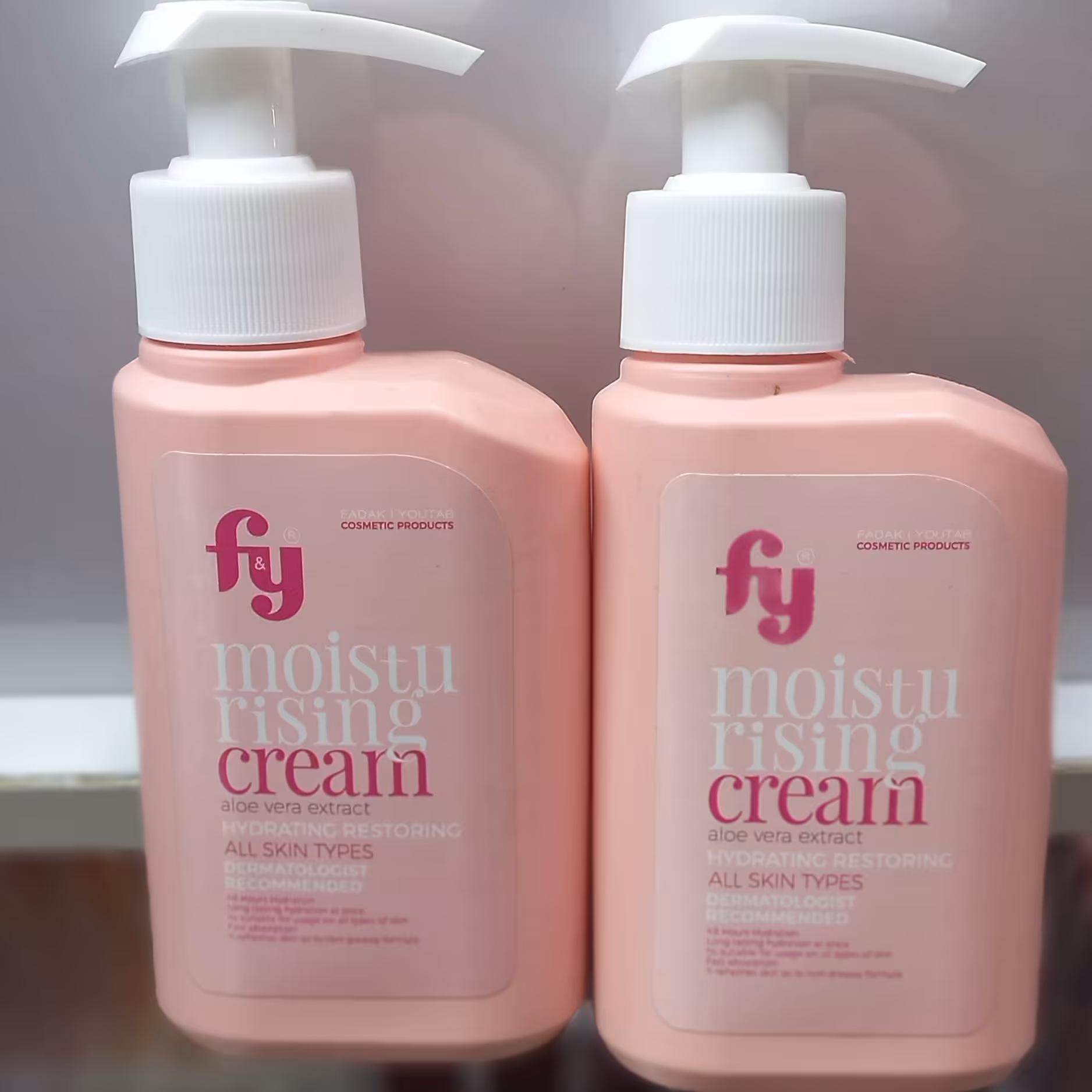 کرم  مرطوب کننده و آبرسان پمپی 200 میل 