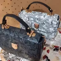 کیف پاسپورتی طرح روزنامه ای