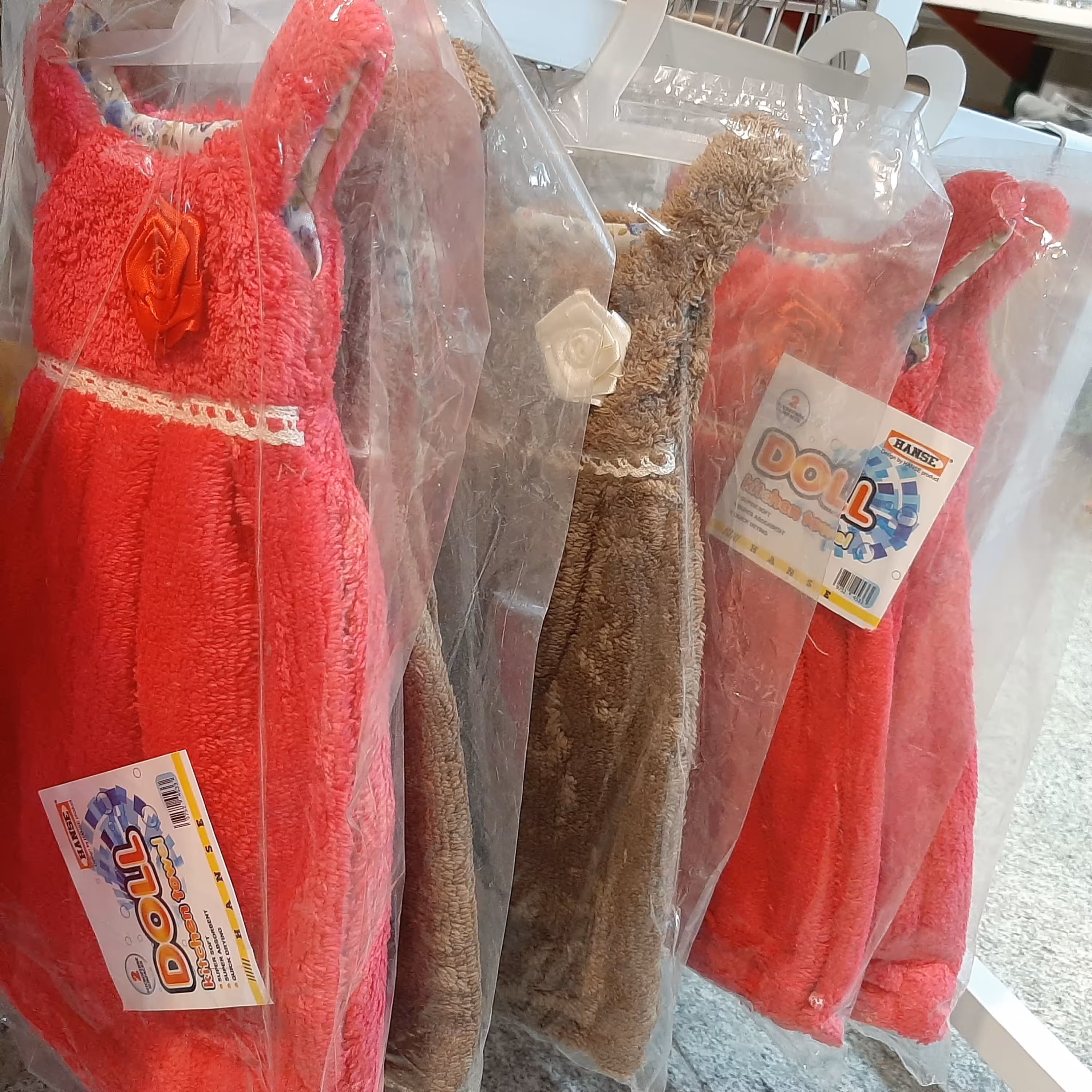  حوله دستی آشپزخانه طرح پیراهن عروسکی همراه آویز  رنگ صورتی