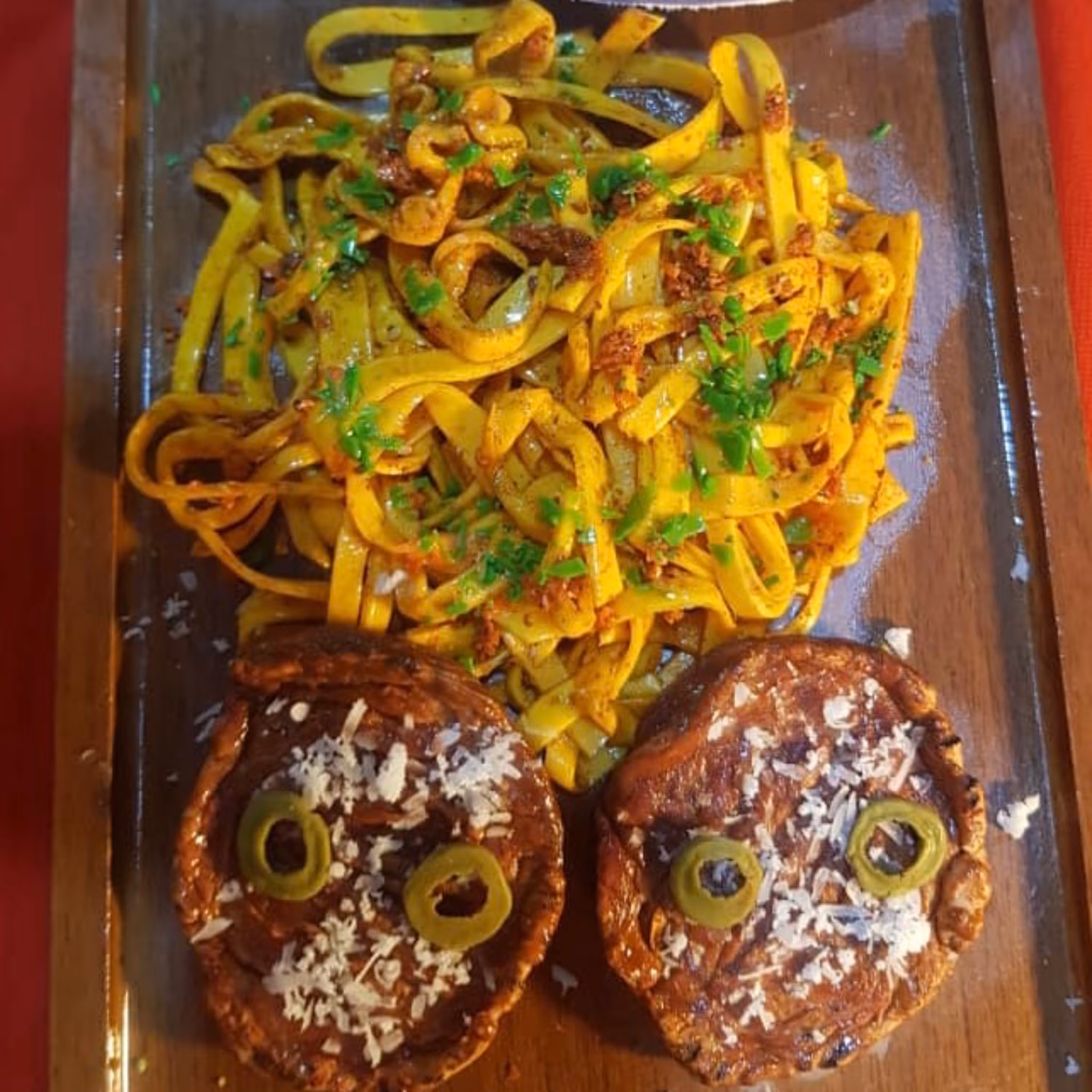 ماکت پاستا و گوشت