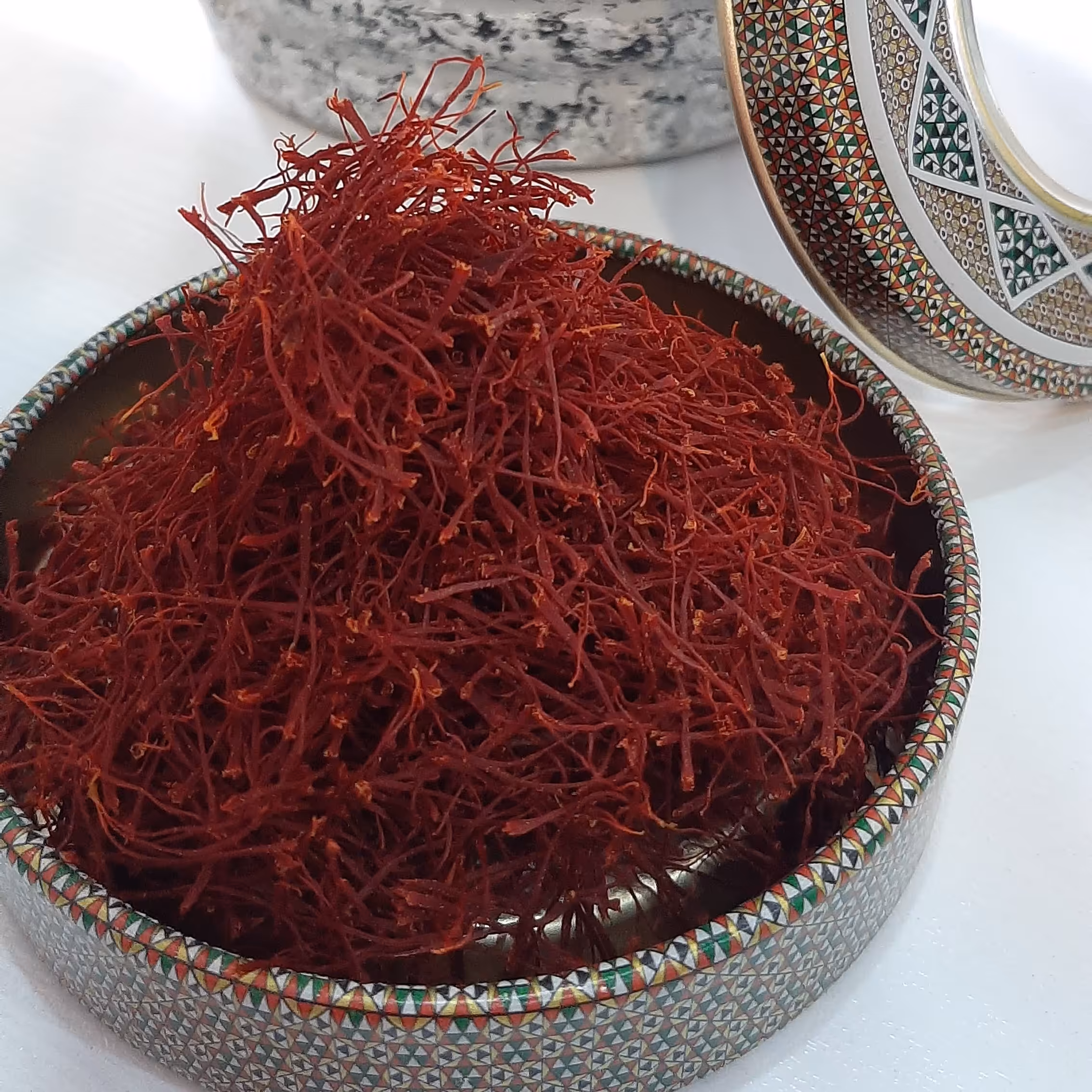 زعفران نگین قائن  با بسته بندی خاتم یک مثقالی