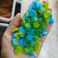 شکلات ریز براق مینی کندی دورنگ(200گرمی)