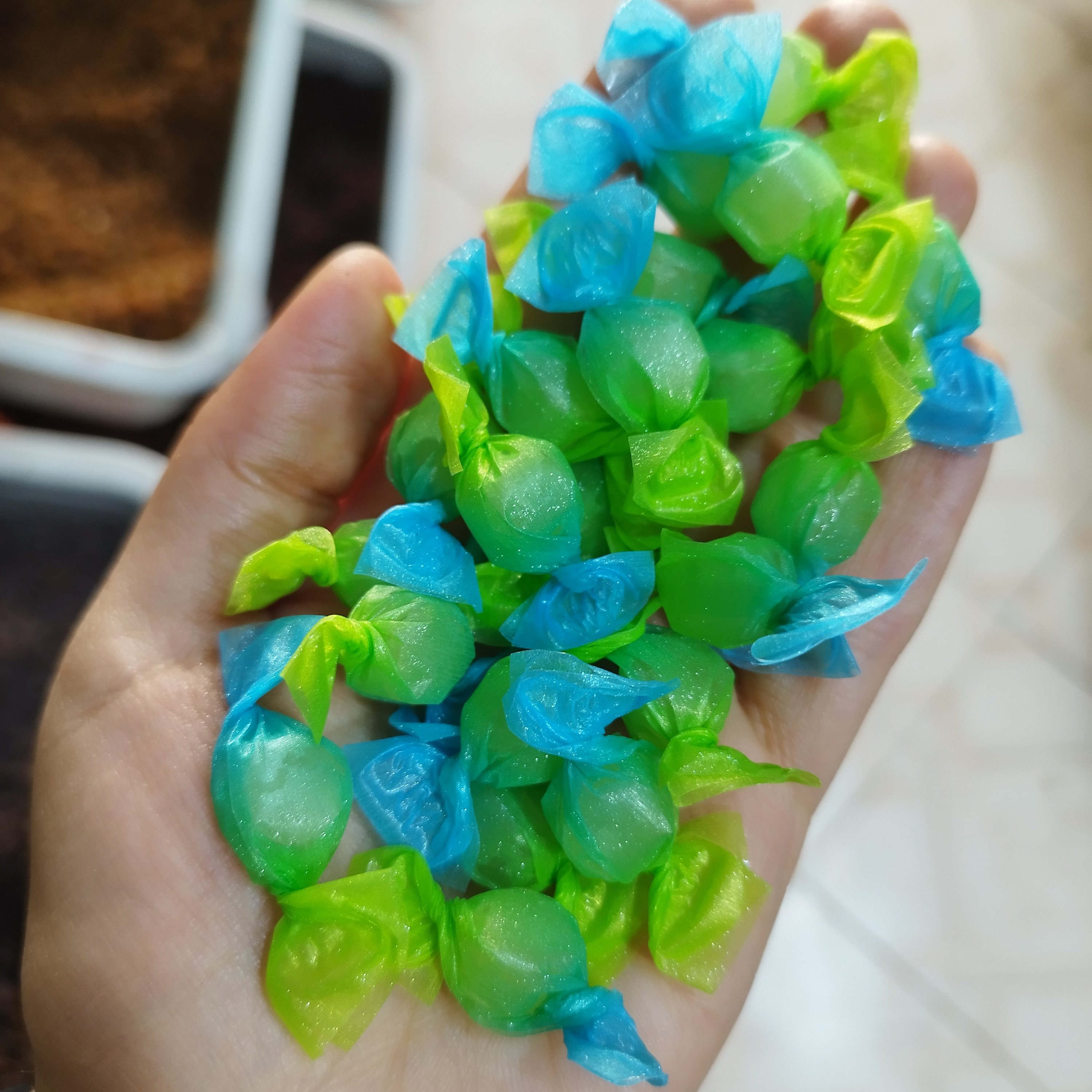 شکلات ریز براق مینی کندی دورنگ(200گرمی)