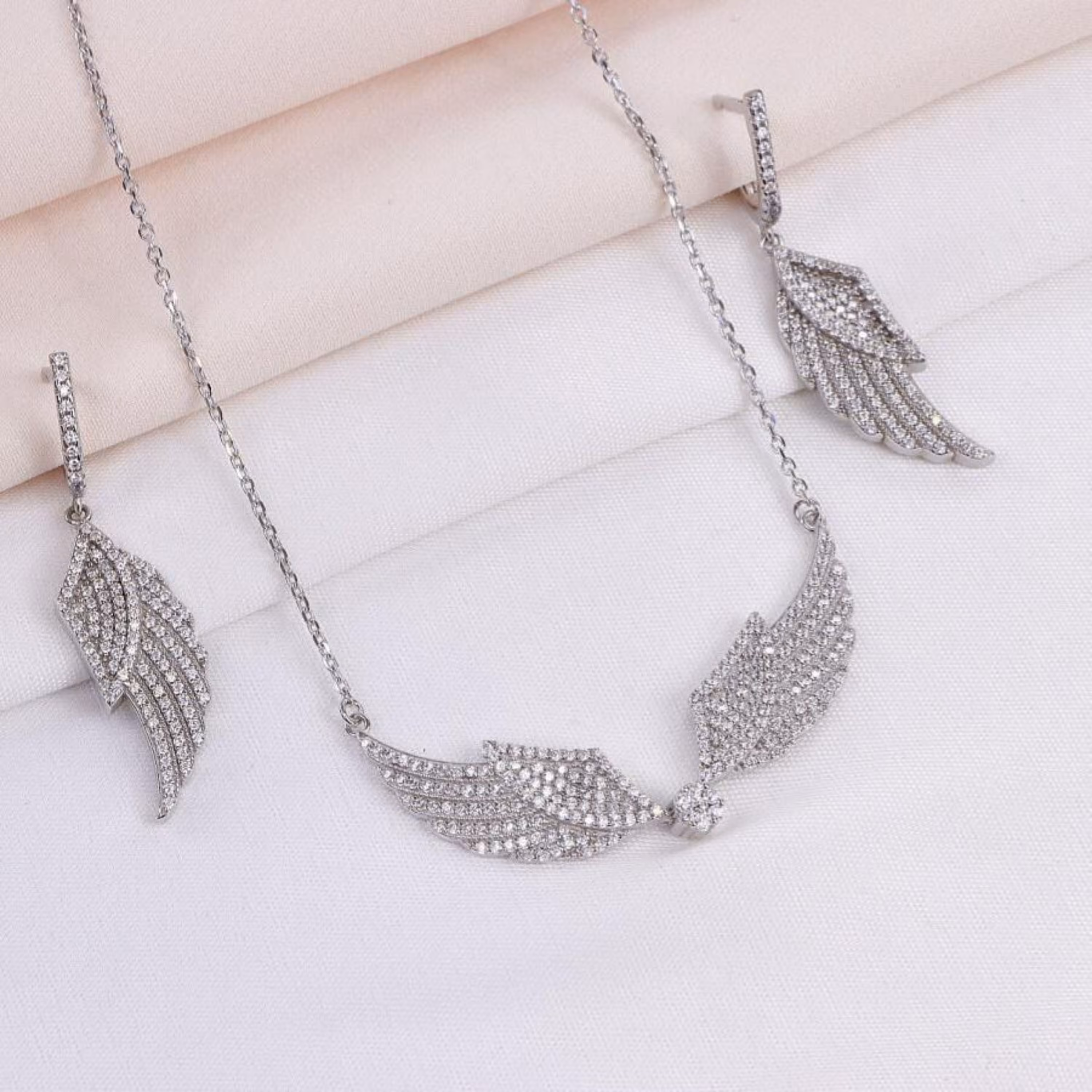 نیم ست نقره میکرو طرح بال همراه با زنجیر کد 16317-17.5