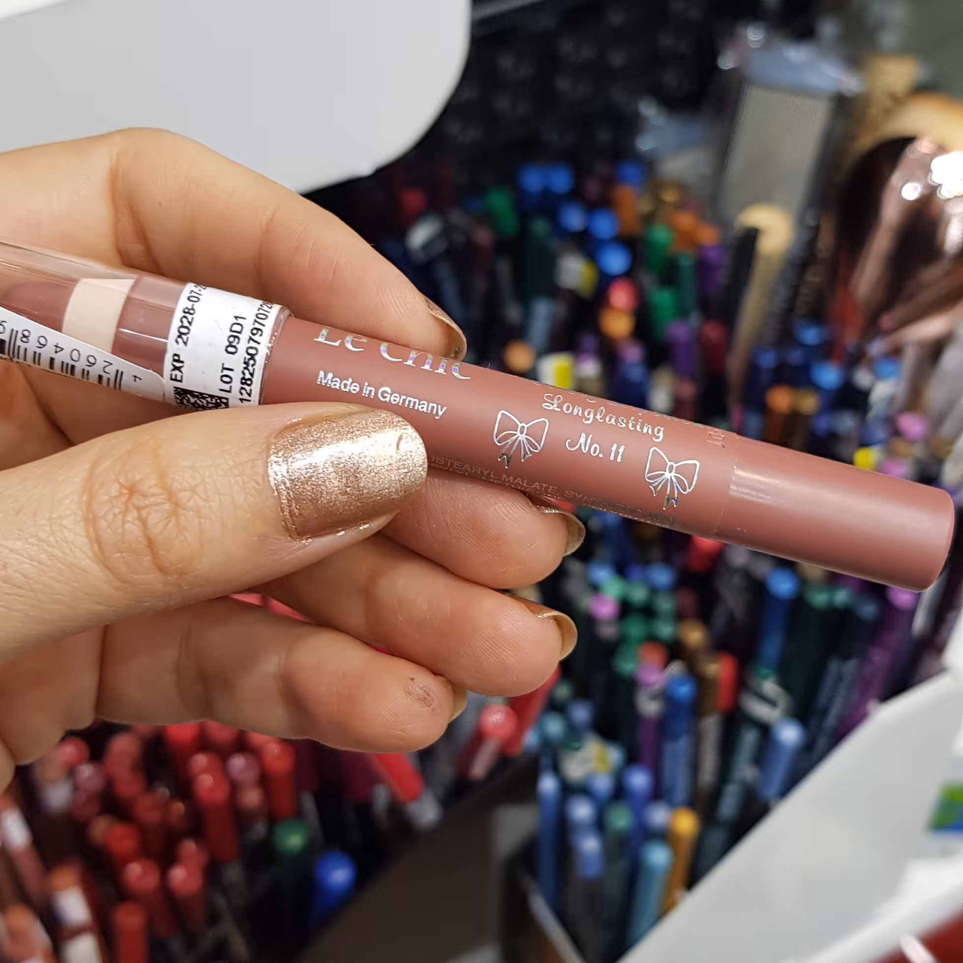 رژلب مدادی لچیک اصل شماره 11 