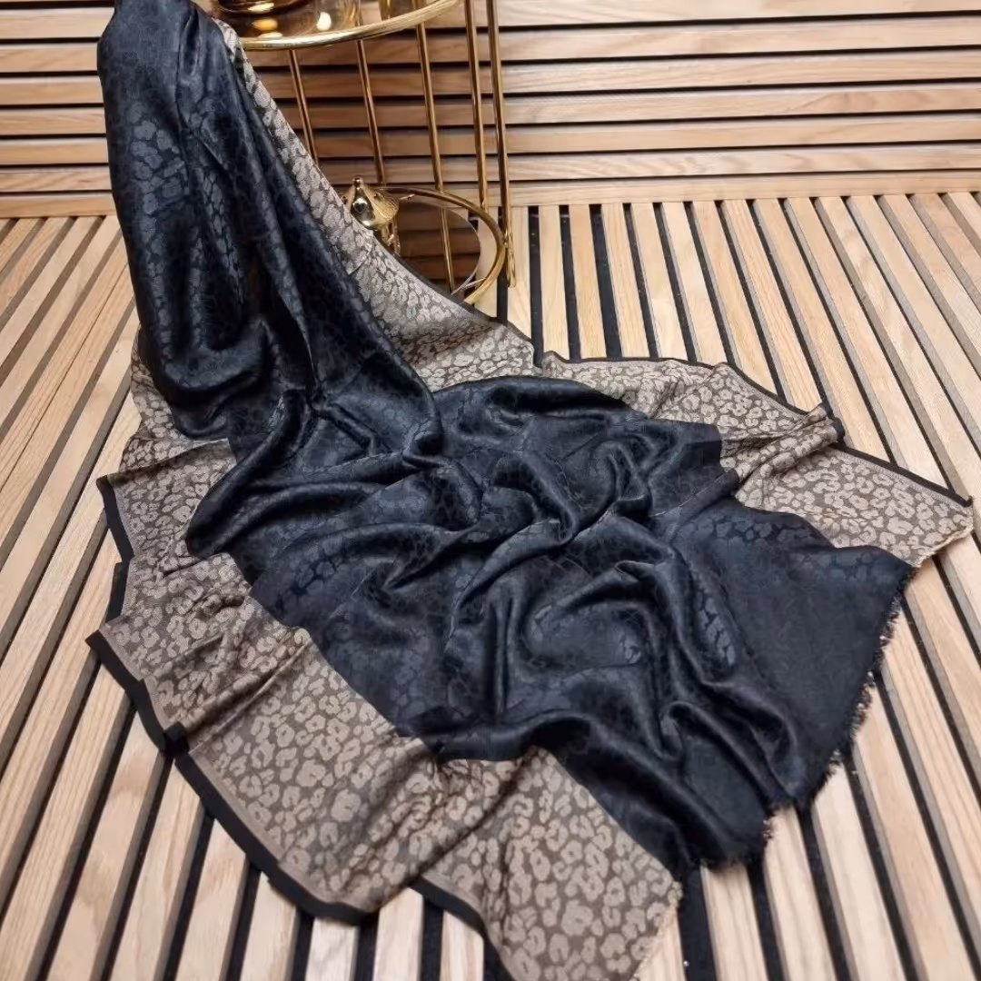 شال ژاکارد پلنگ طوسی مشکی و کرم مشکی