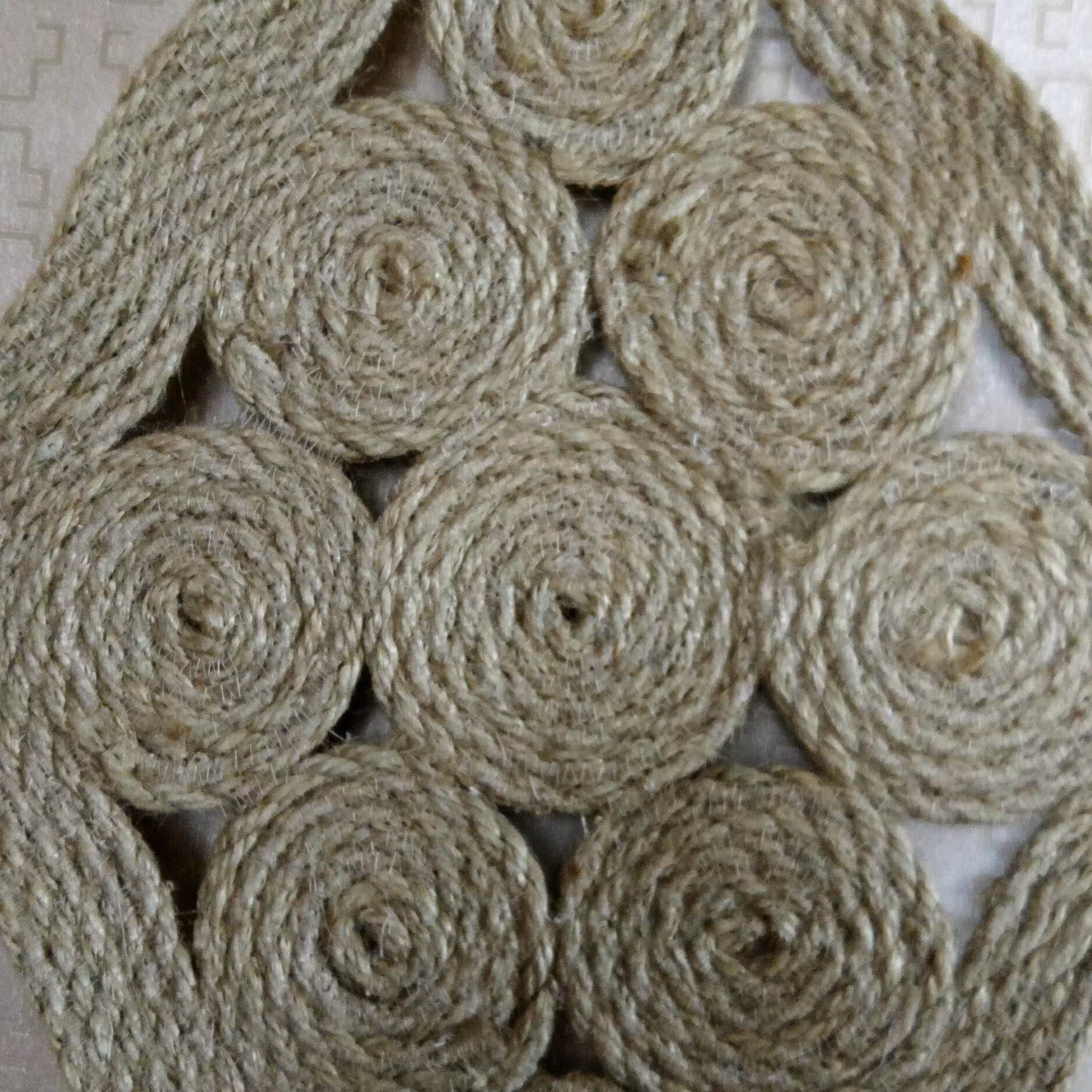 زیرقابلمه ایی فانتزی قابل استفاده دراشپزخانه ویا جهت اویز برای تزیینات دیگر مثل چشم زخم ویا دفتر یاداشت جاکلیدی وتزیینات