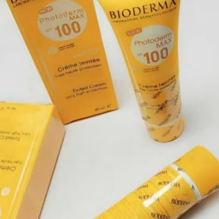 کرم ضد افتاب رنگی بیودرما