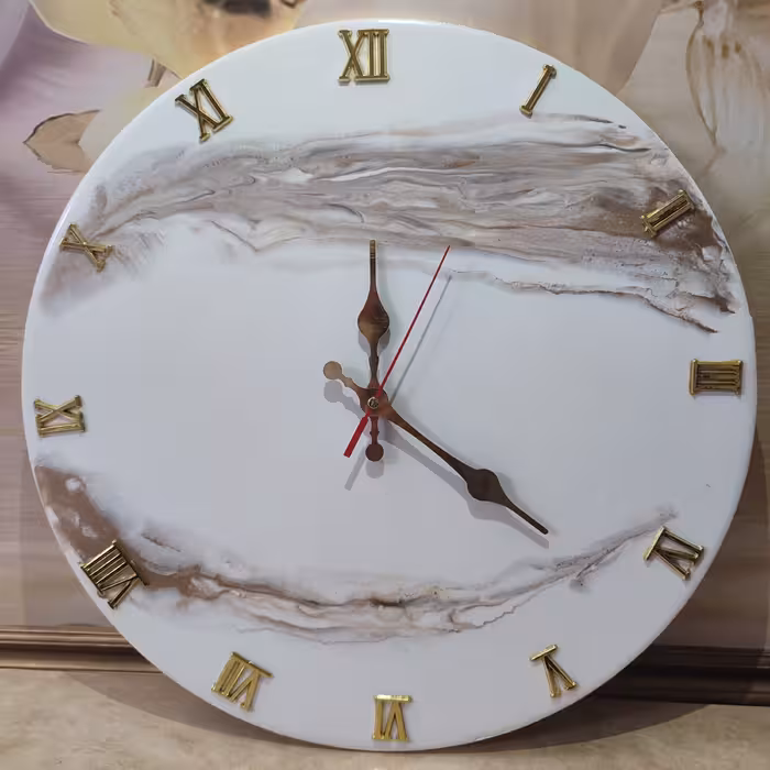 ساعت دیواری رزینی طرح روس