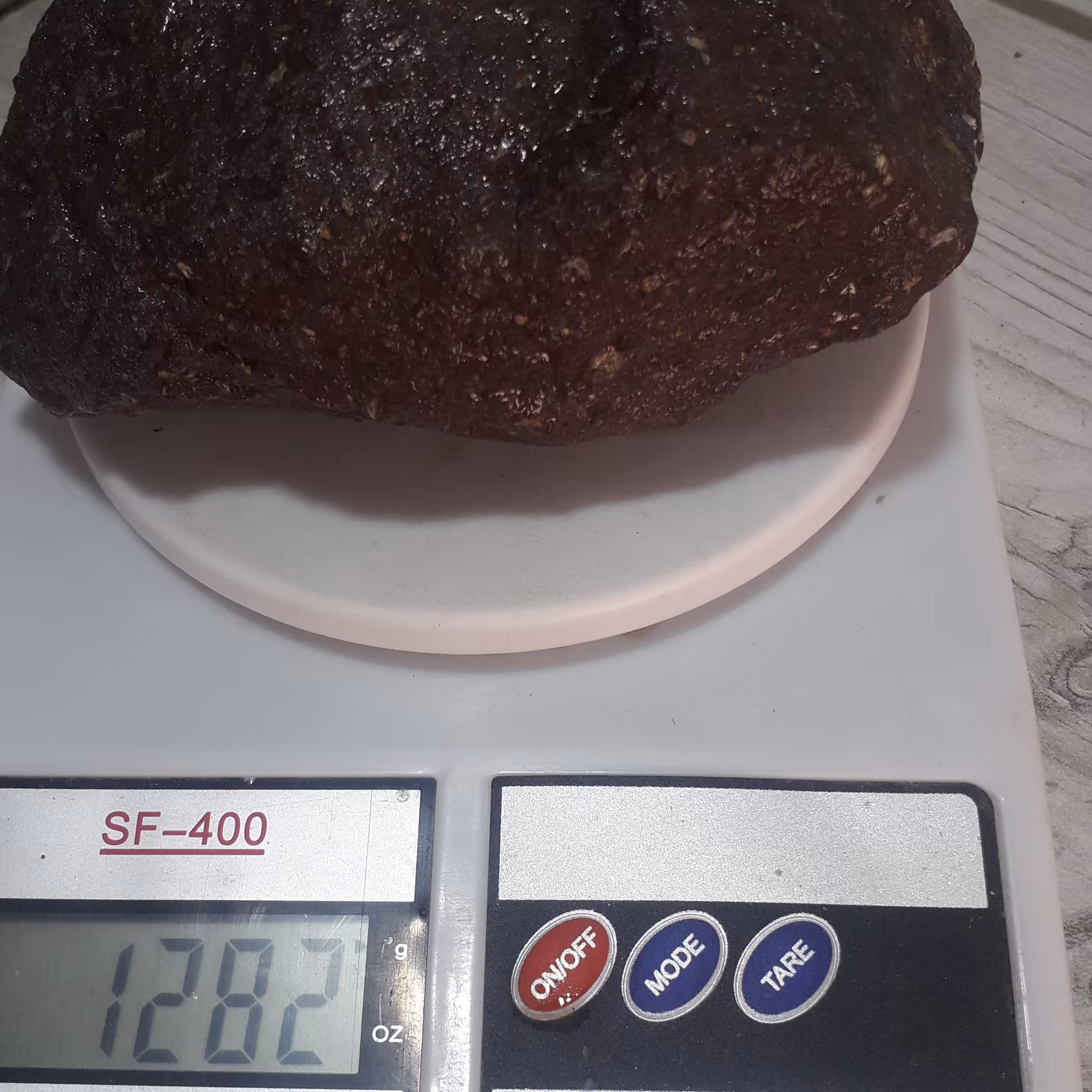 کلوخه سنگ عقیق رنگ بنفش جذب آهنربا ندارد مناسب برای همه کارهای سنگی وزن 1282گرم گالری عقیق خزری 