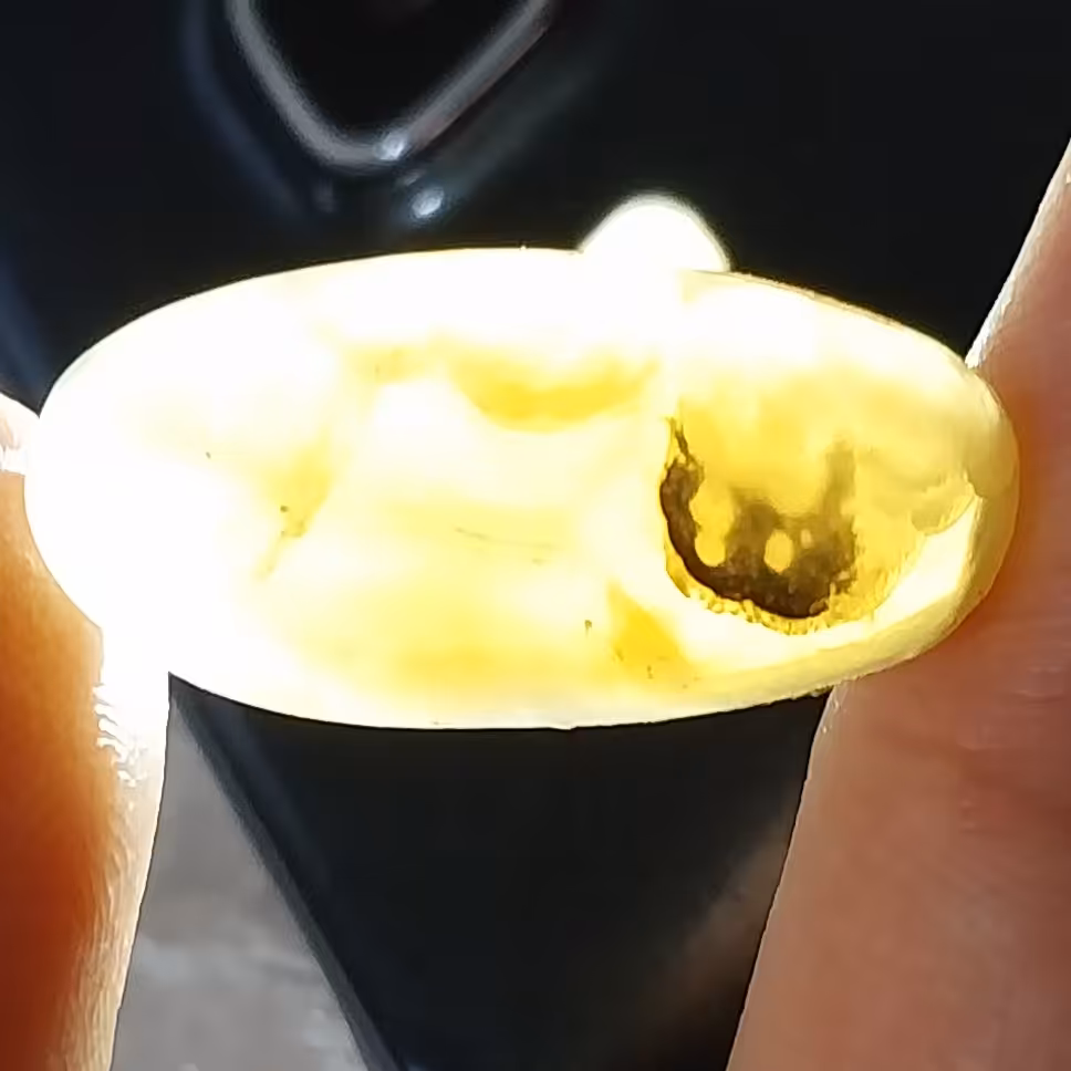 نگین عقیق زرد با شجر سیاه کلمه لله 