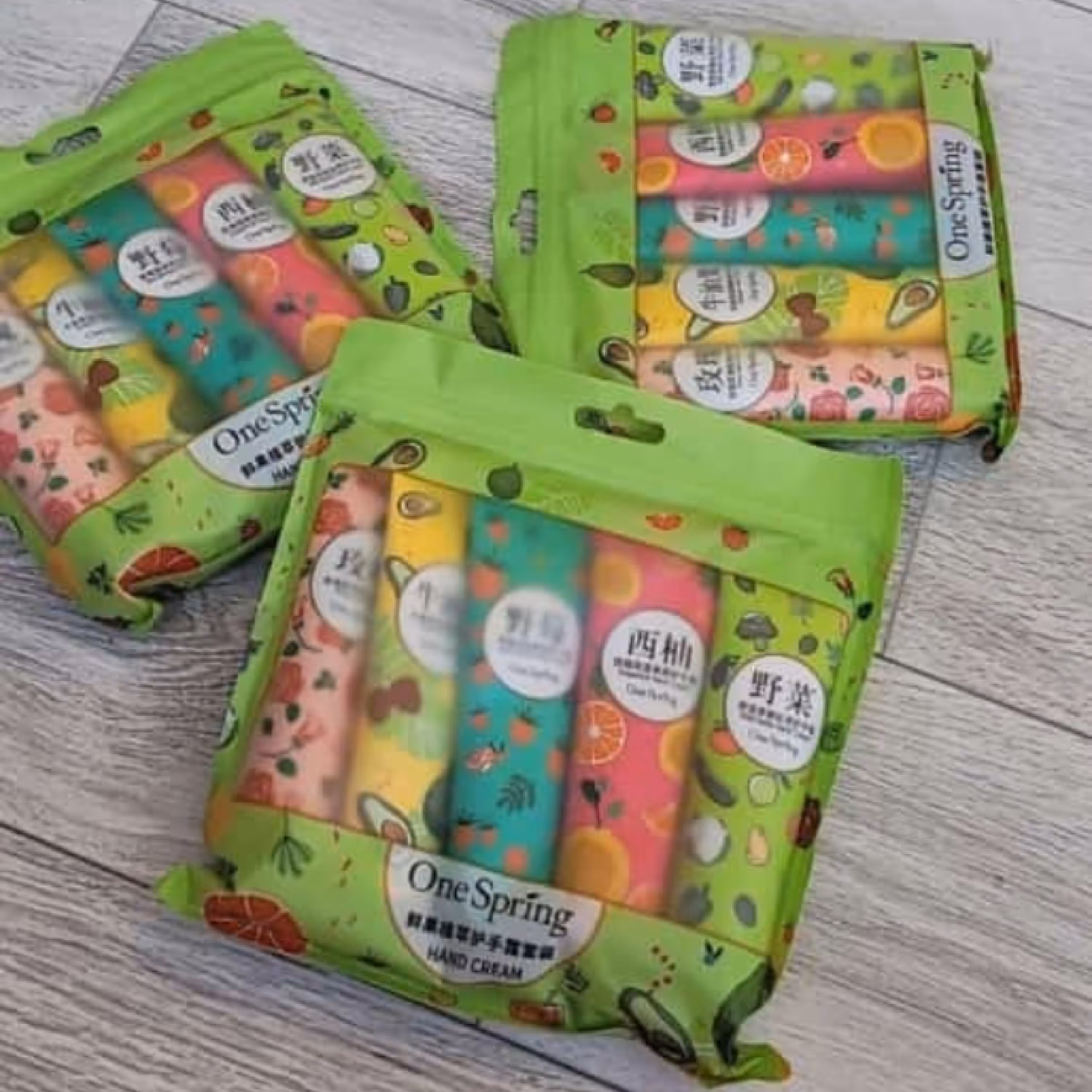 پک کرمهای پنج قلو آبرسان و نرم کننده  با رایحه های مختلف