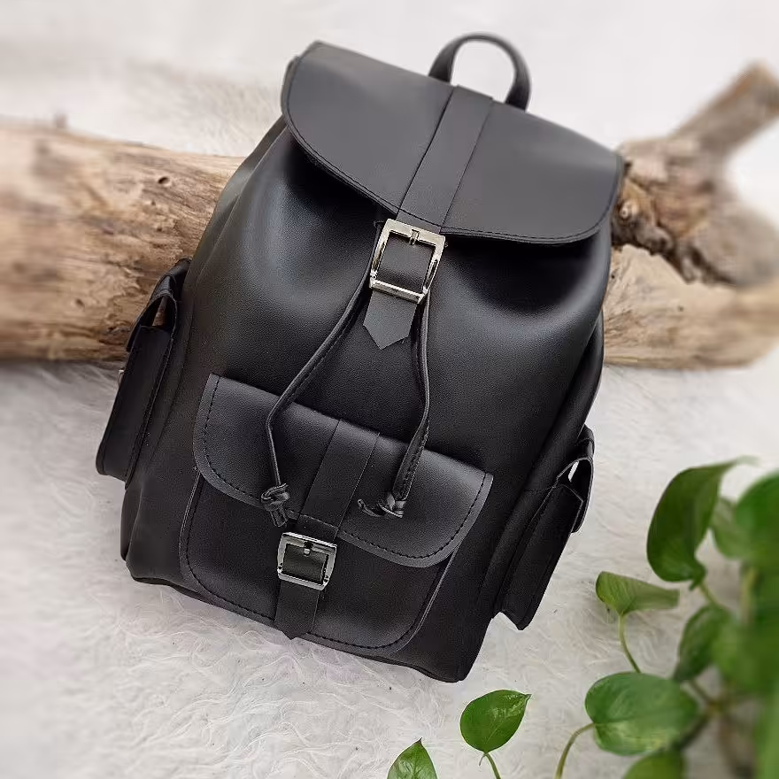 کیف کوله پشتی دانشجویی اسپرت دخترانه و زنانه تک رنگ  مشکی زیبا و جادار (قبل از سفارش از غرفه دار موجودی گرفته شود)