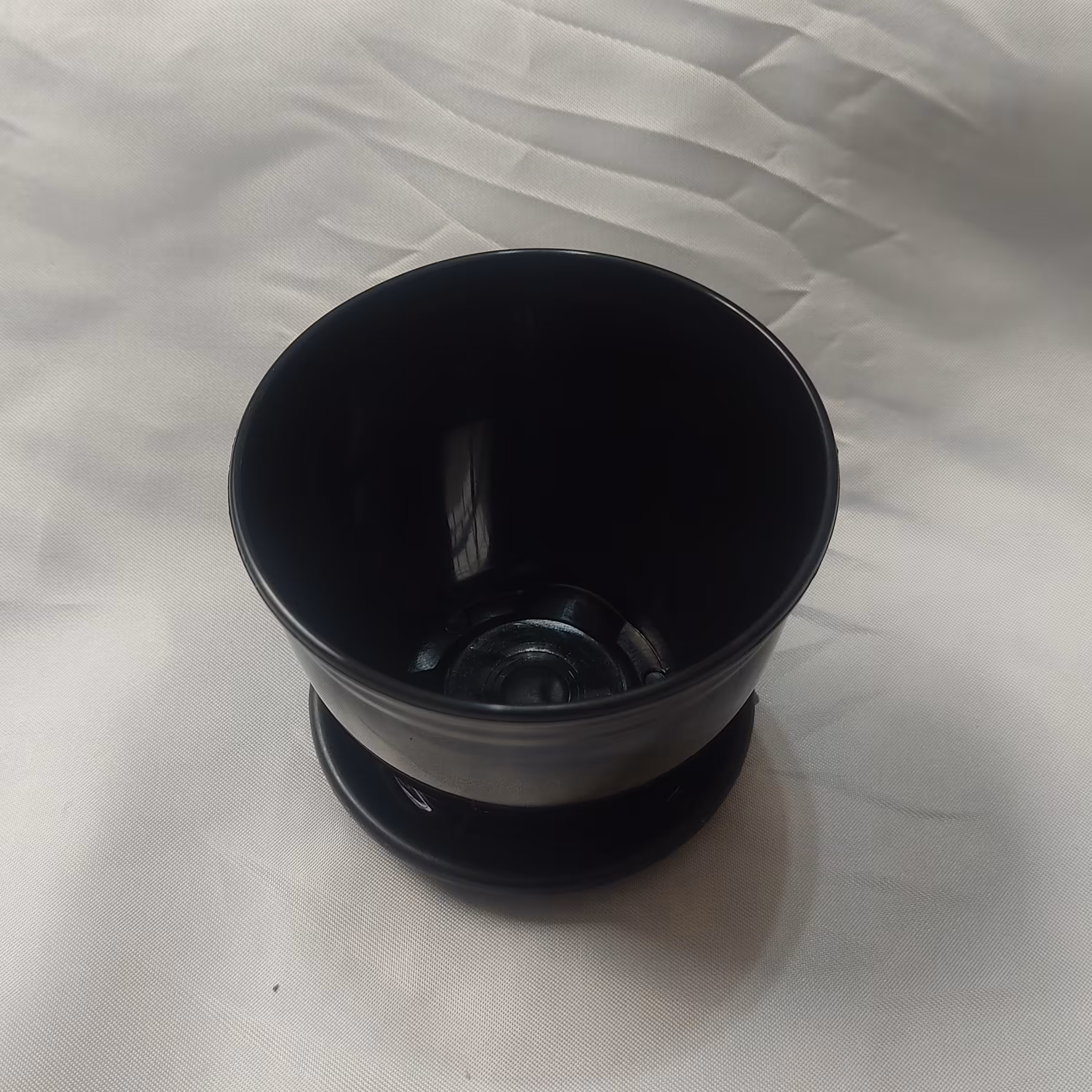 گلدان پلاستیکی مدل کلاسیک سایز 10 رنگ مشکی  با زیرگلدانی