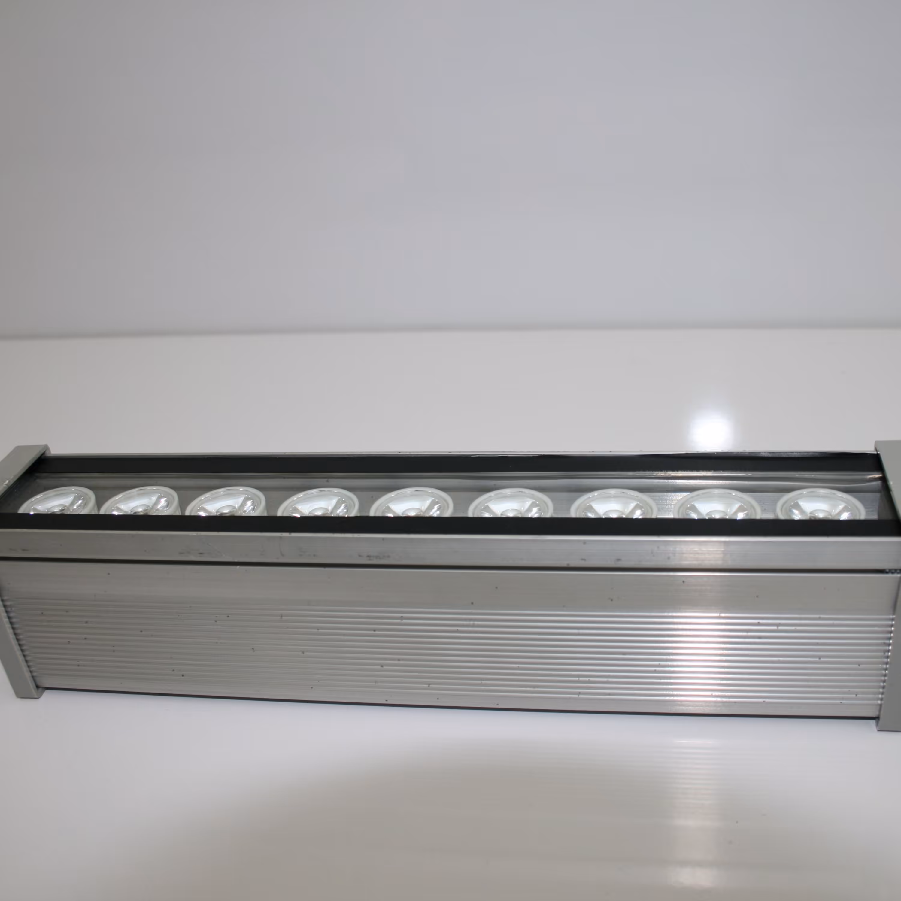 والواشر تک ردیفه 9 وات 30 سانت آفتابی