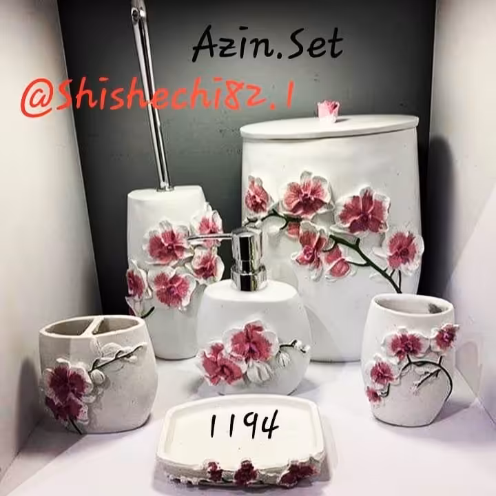 ست سرویس بهداشتی لوئیزا برند آذین ست/ رنگ سفید و با گل های سرخ 