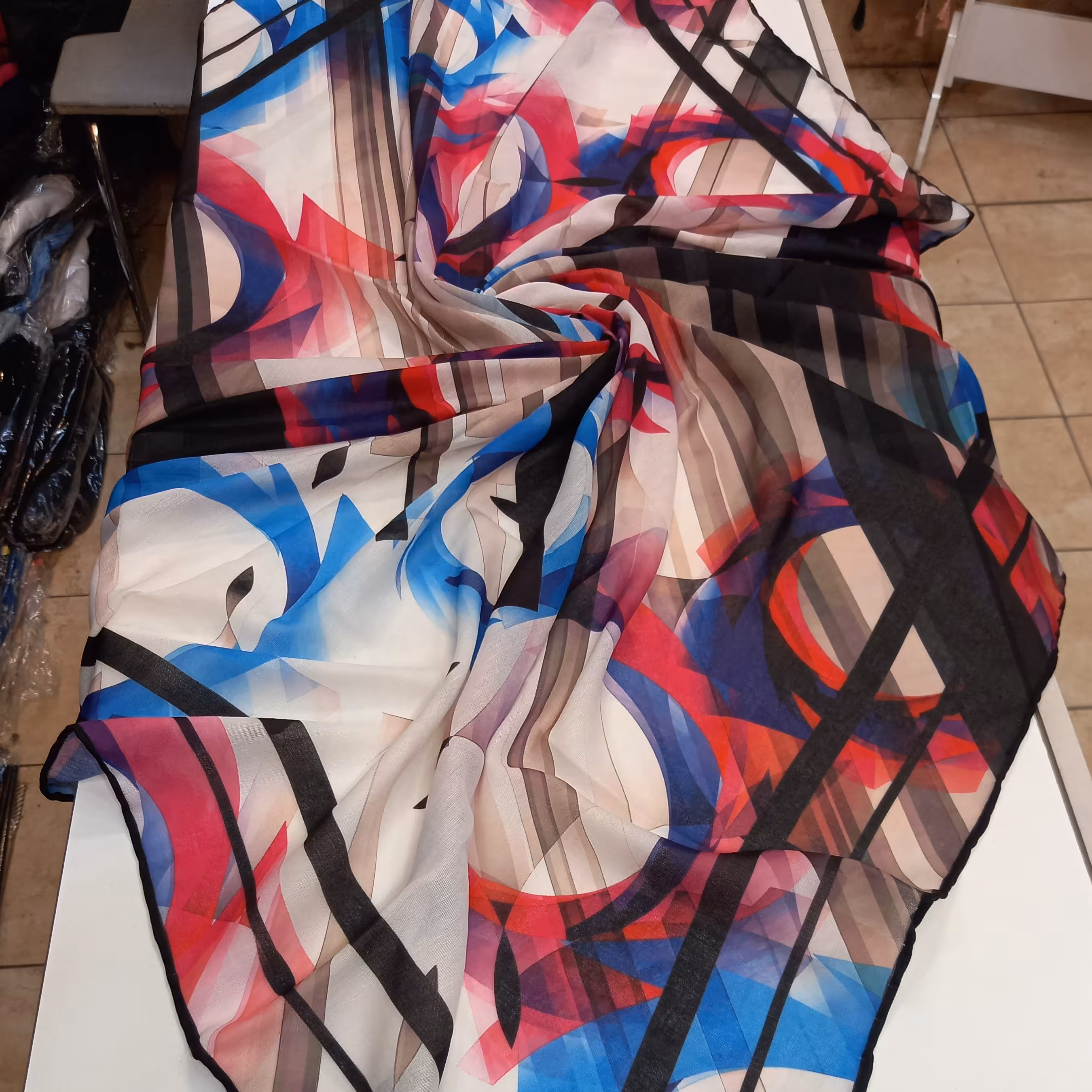 روسری نخی بهاره دوردوخت قواره 140 کامل کیفیت نخ عالی تک رنگ سرولیز نیست 