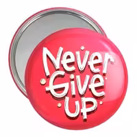 آینه جیبی خندالو مدل Never Give Up کد 10043