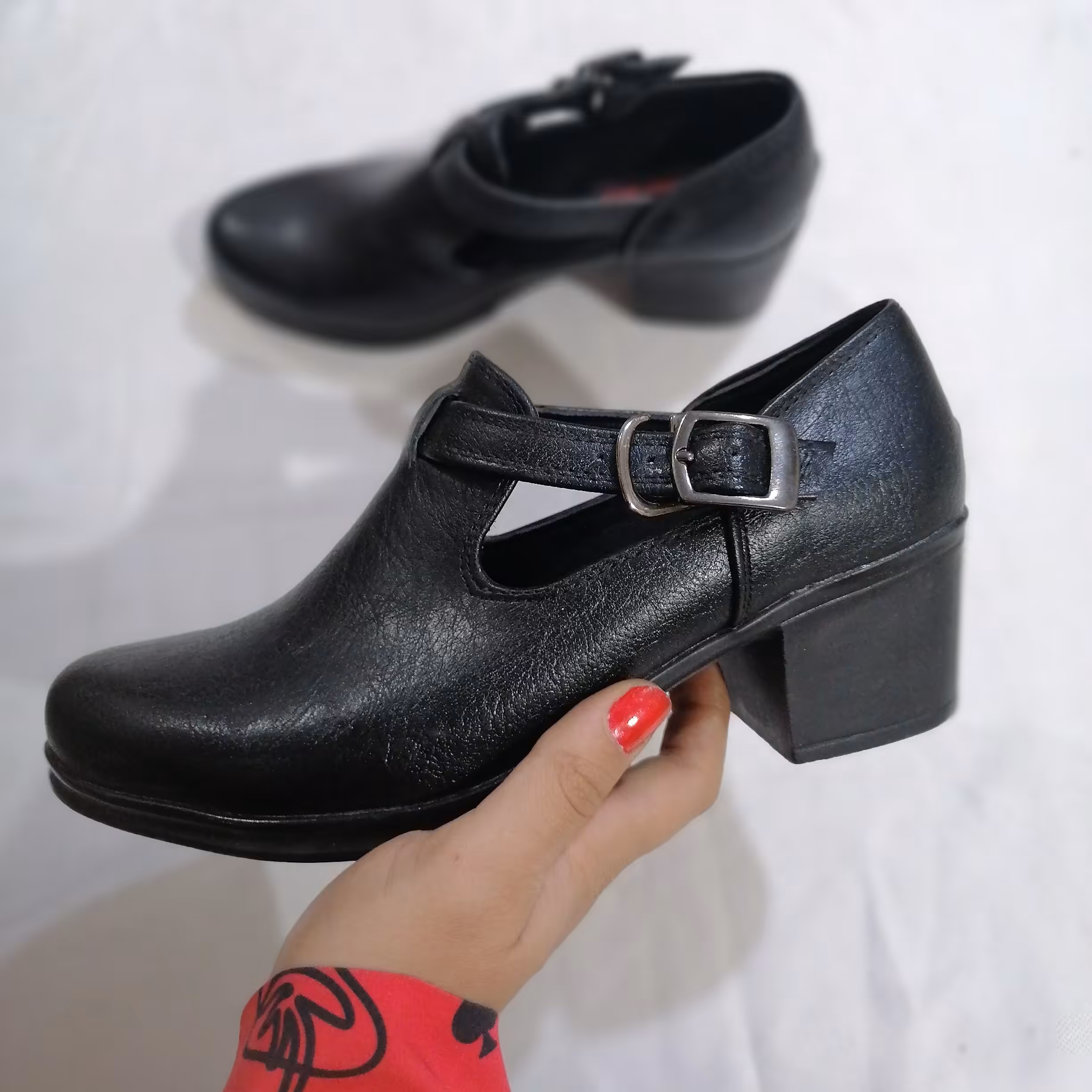 کفش مجلسی زنانه پاشنه دار مشکی 