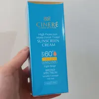 ضدآفتاب رنگی  سینره  بژ روشن spf60 مناسب پوست چرب و مختلط 