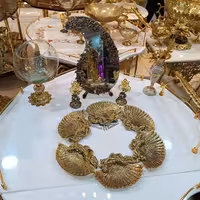 ست هفت سین برنجی (برنز) طرح فرشته صدفی شامل :( تنگ ماهی در دو سایز بزرگ و کوچک، آینه بیضی آلیاژ مدل آینه قابل تغییر است)